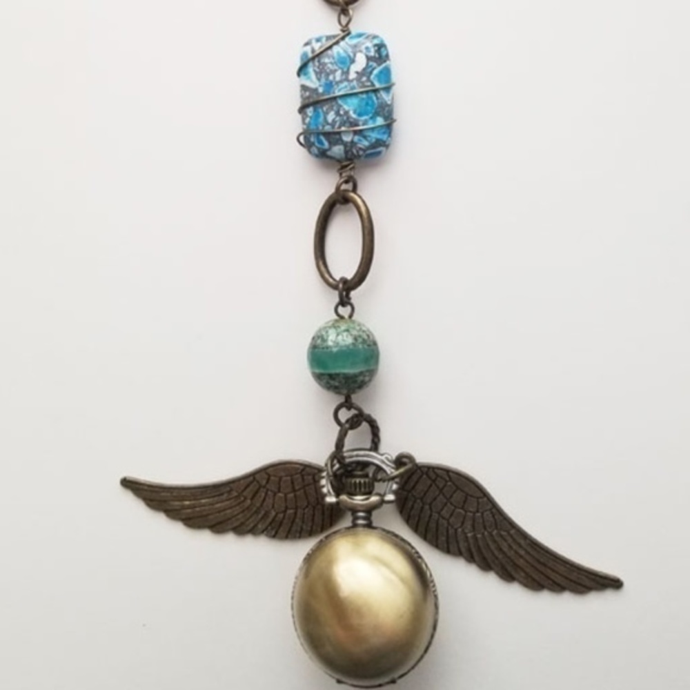✨🪶⏱️ Golden Snitch Rearview Mirror Hanger Watch – Winged Charm | Magical Car Ac - Picture 3 of 4
